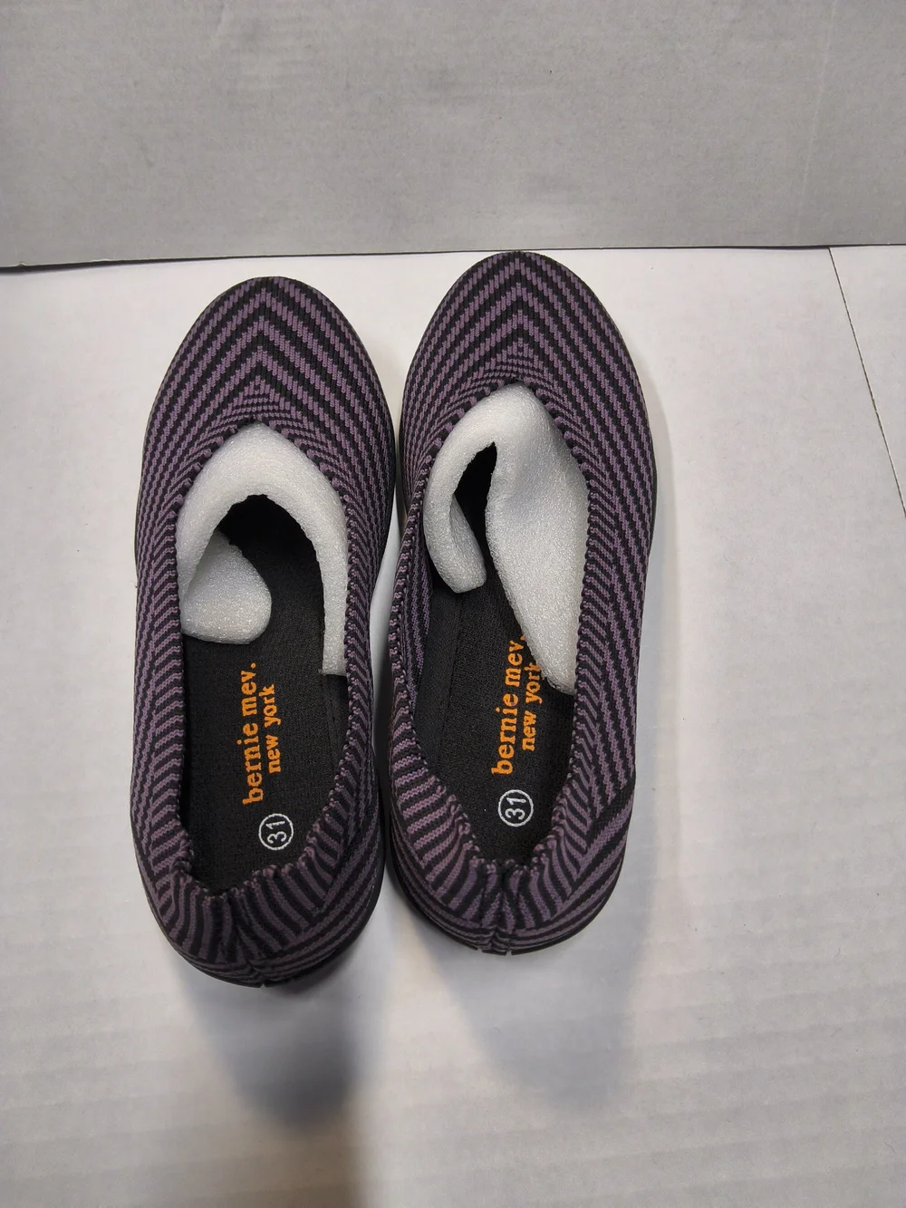 New In Box bernie mev. Girls Purple and Black Chevron Slip-On Flats Size 31